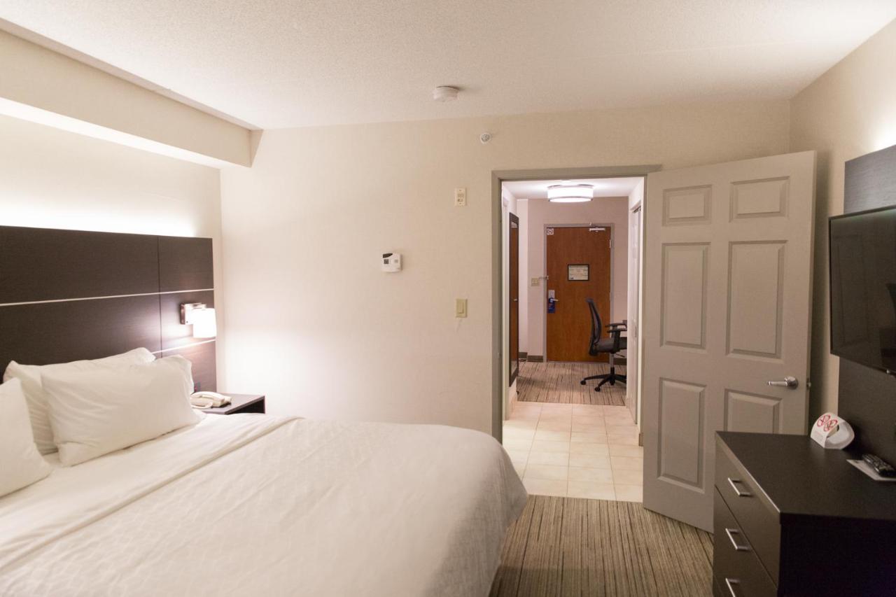 Holiday Inn Express Brampton By Ihg Eksteriør billede