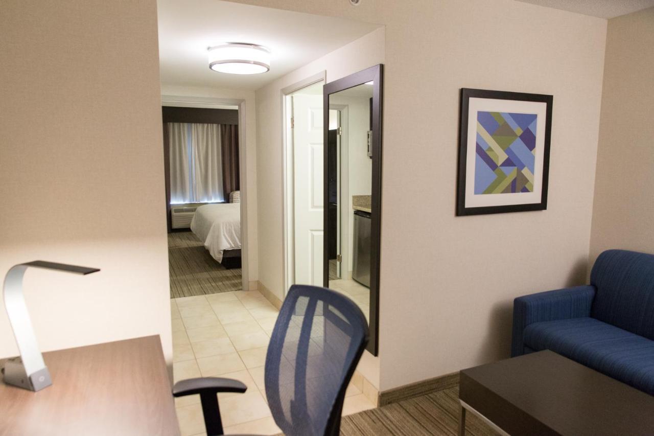 Holiday Inn Express Brampton By Ihg Eksteriør billede