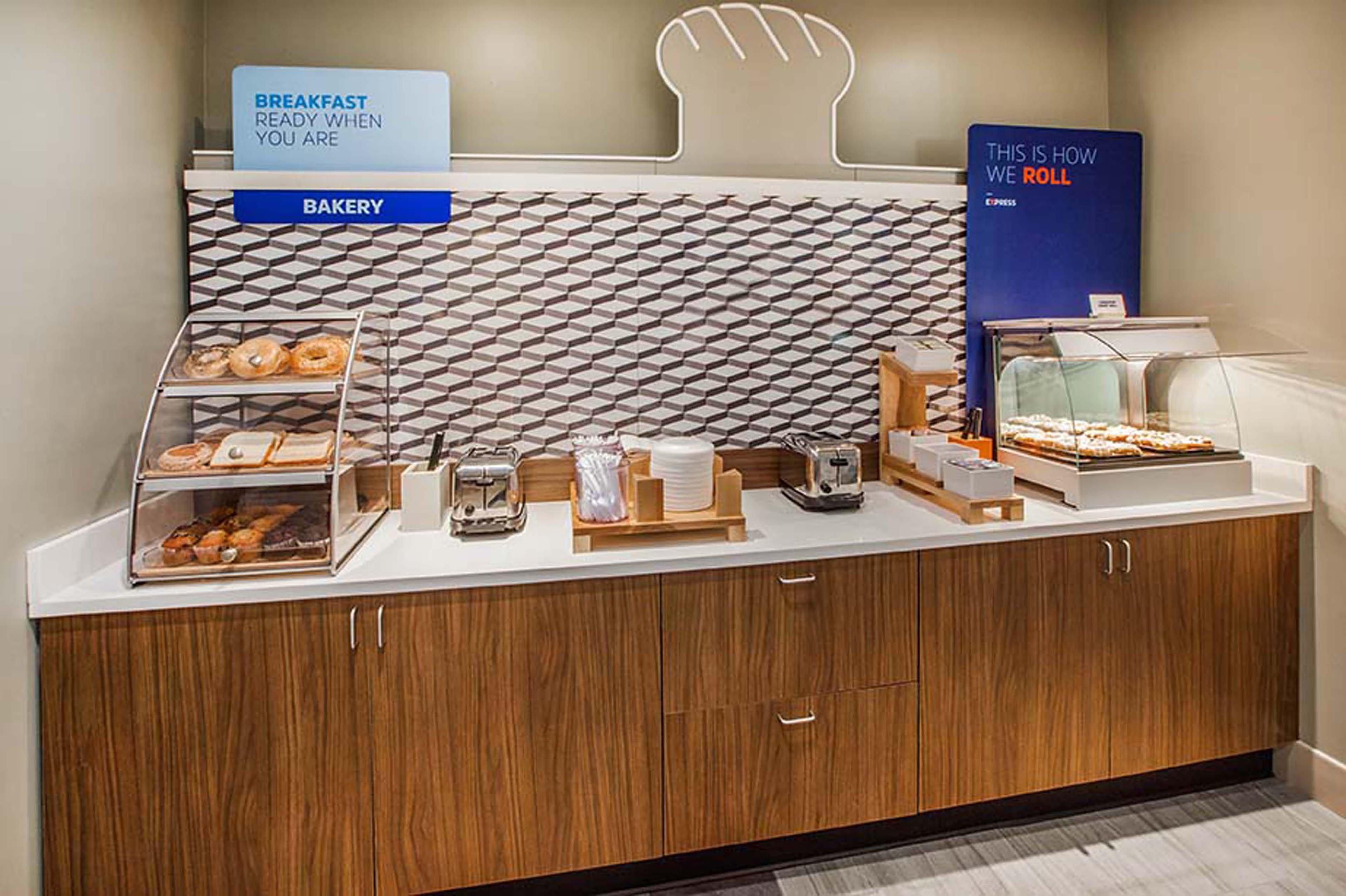 Holiday Inn Express Brampton By Ihg Eksteriør billede