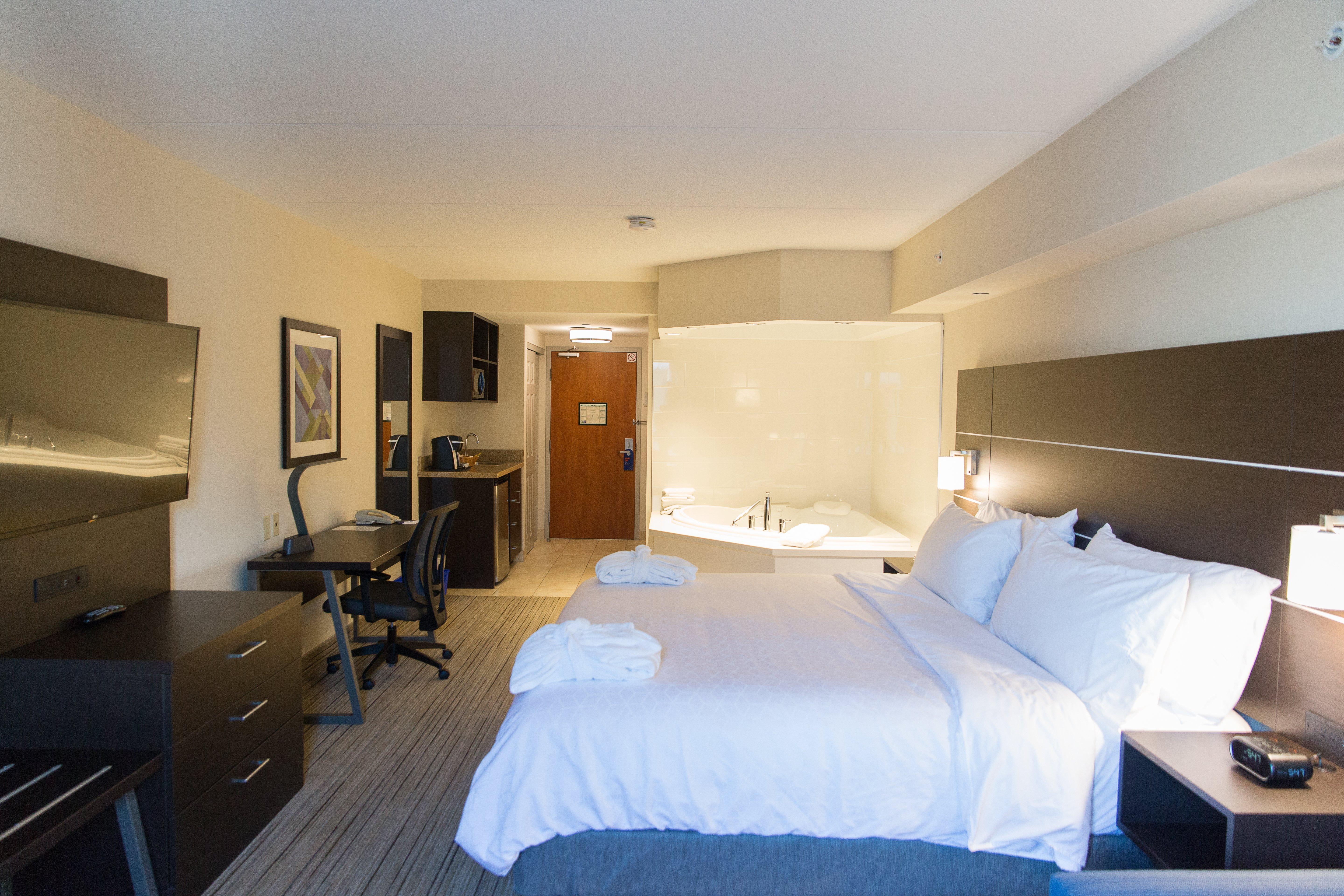 Holiday Inn Express Brampton By Ihg Eksteriør billede