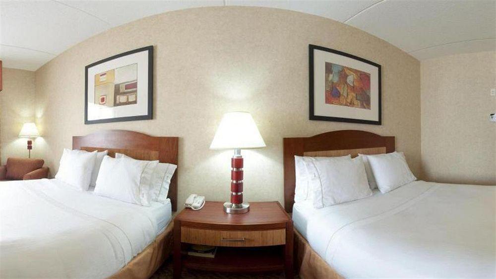 Holiday Inn Express Brampton By Ihg Eksteriør billede