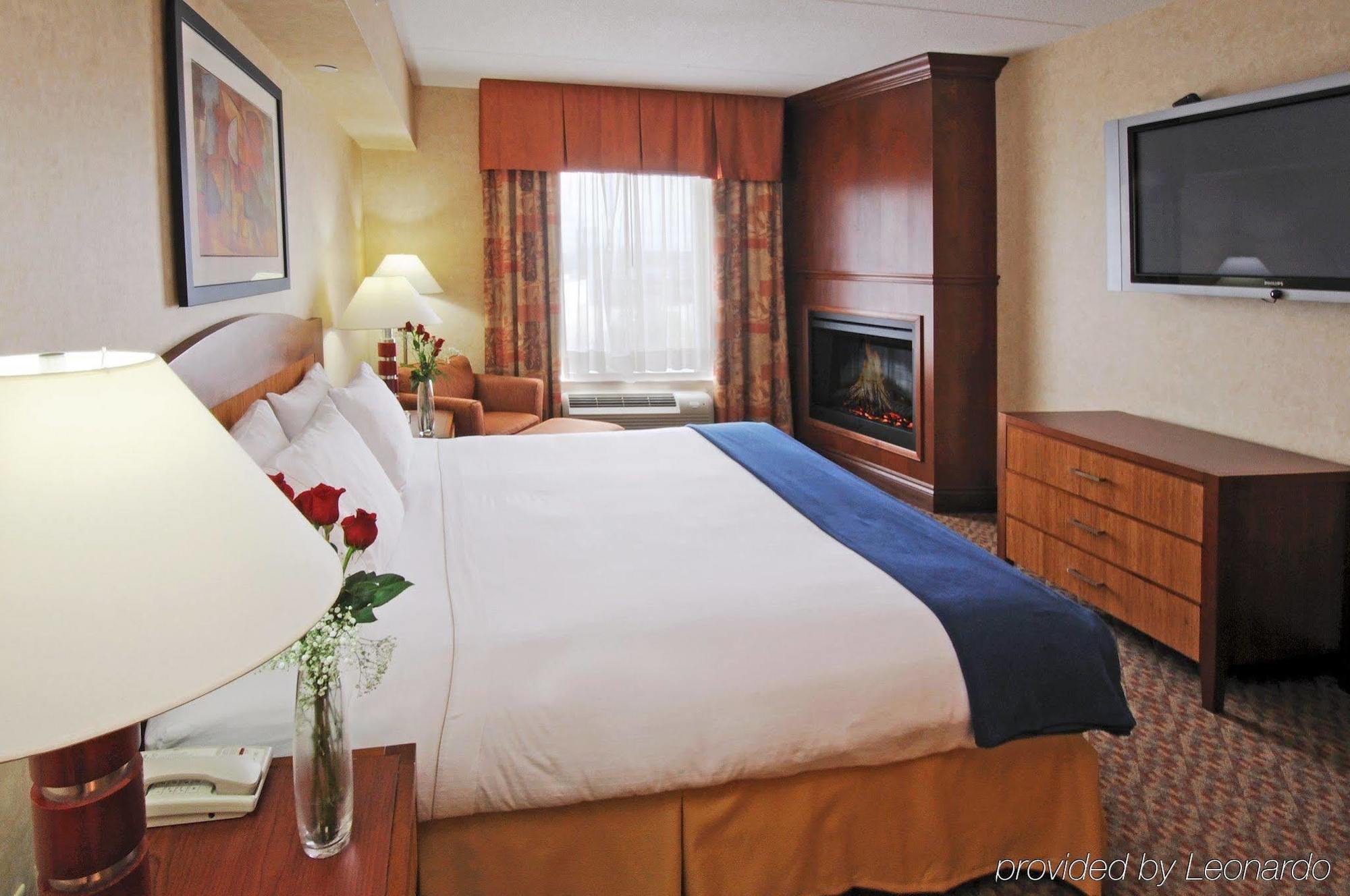 Holiday Inn Express Brampton By Ihg Eksteriør billede