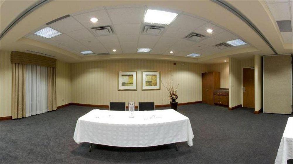Holiday Inn Express Brampton By Ihg Eksteriør billede
